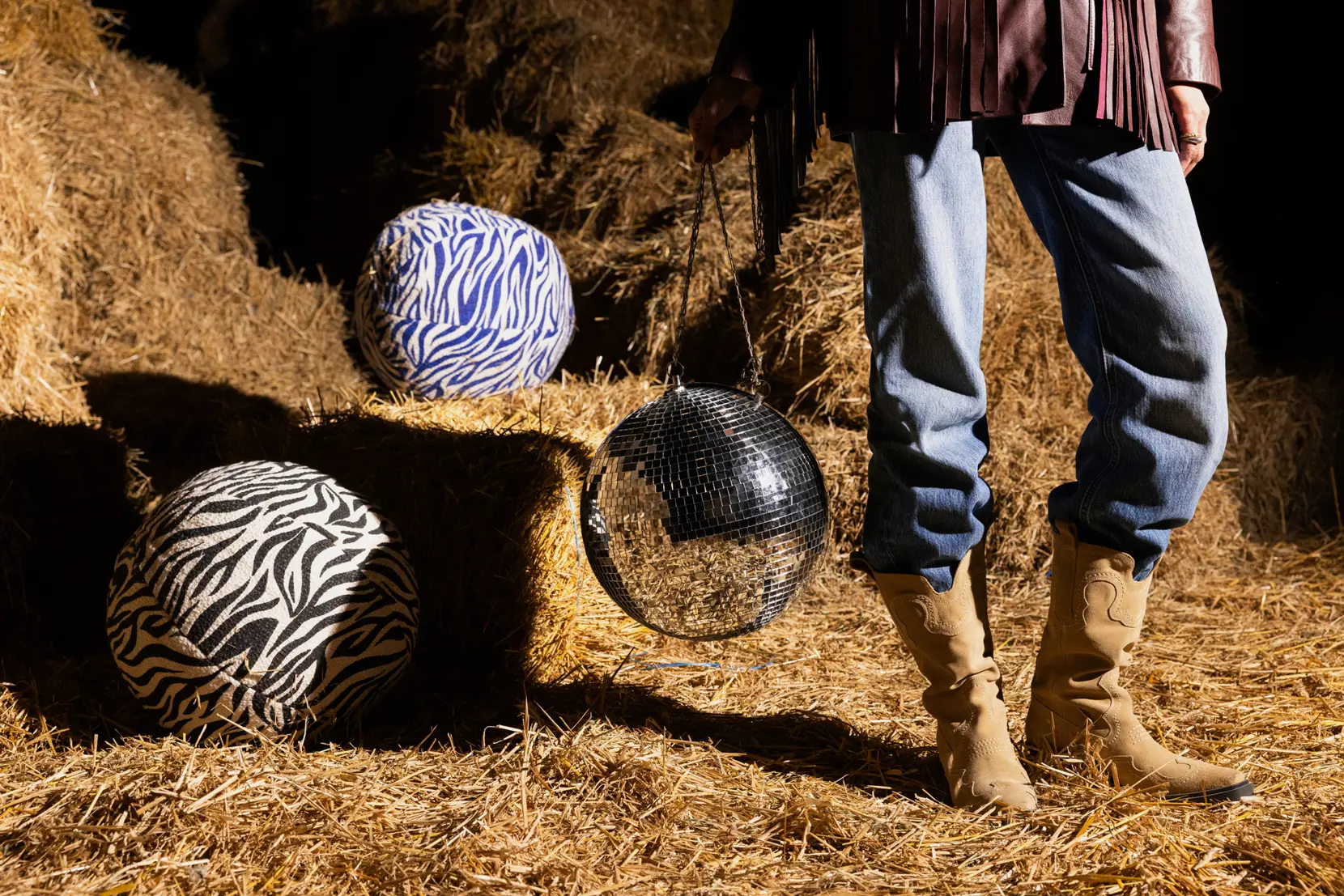 Bild på Kudde Anima zebra rund Bild på Kudde Anima zebra rund