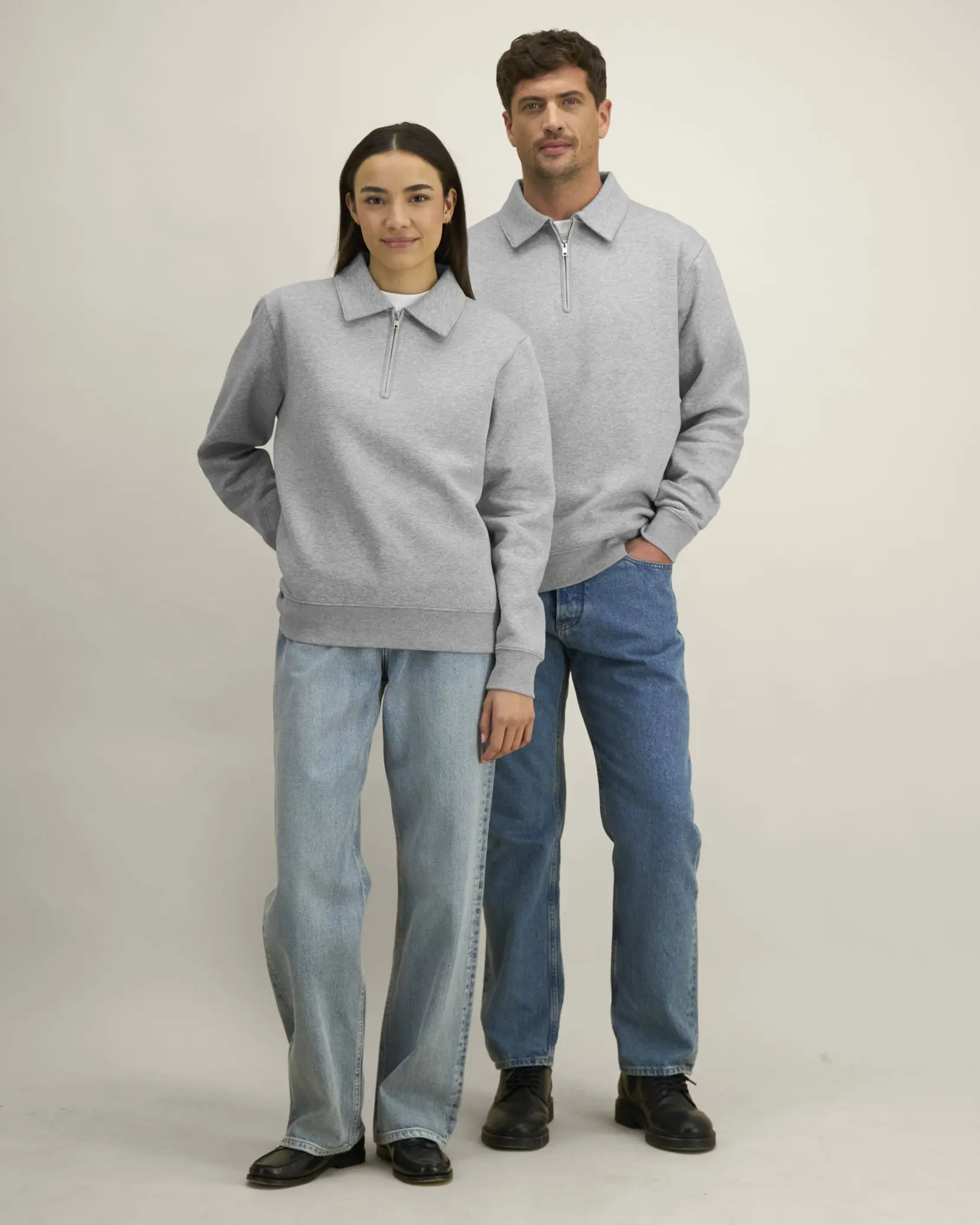 Bild på Proper The unisex zip polo sweatshirt Bild på Proper The unisex zip polo sweatshirt