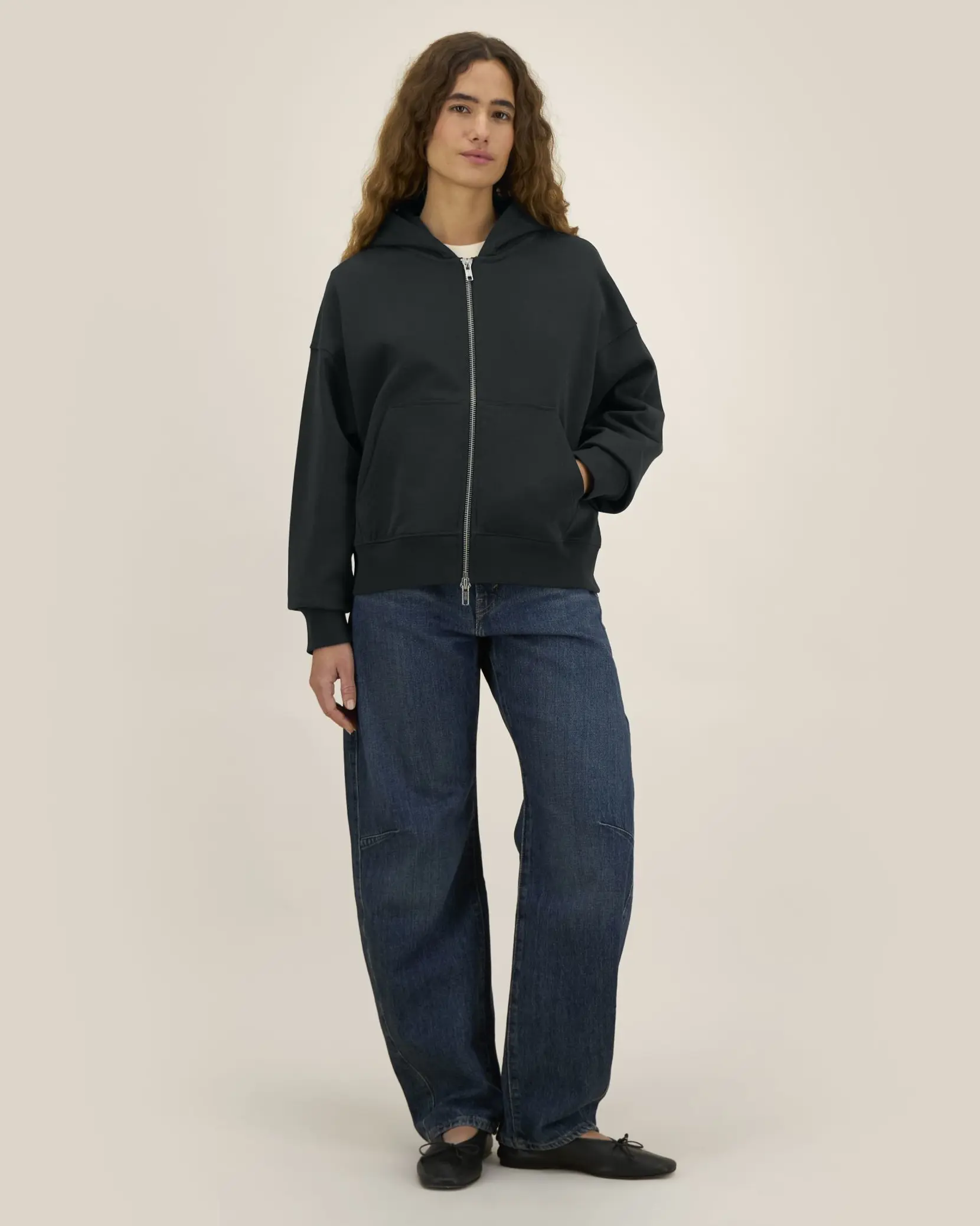 Bild på Fronter The unisex boxy zip-through hoodie Bild på Fronter The unisex boxy zip-through hoodie