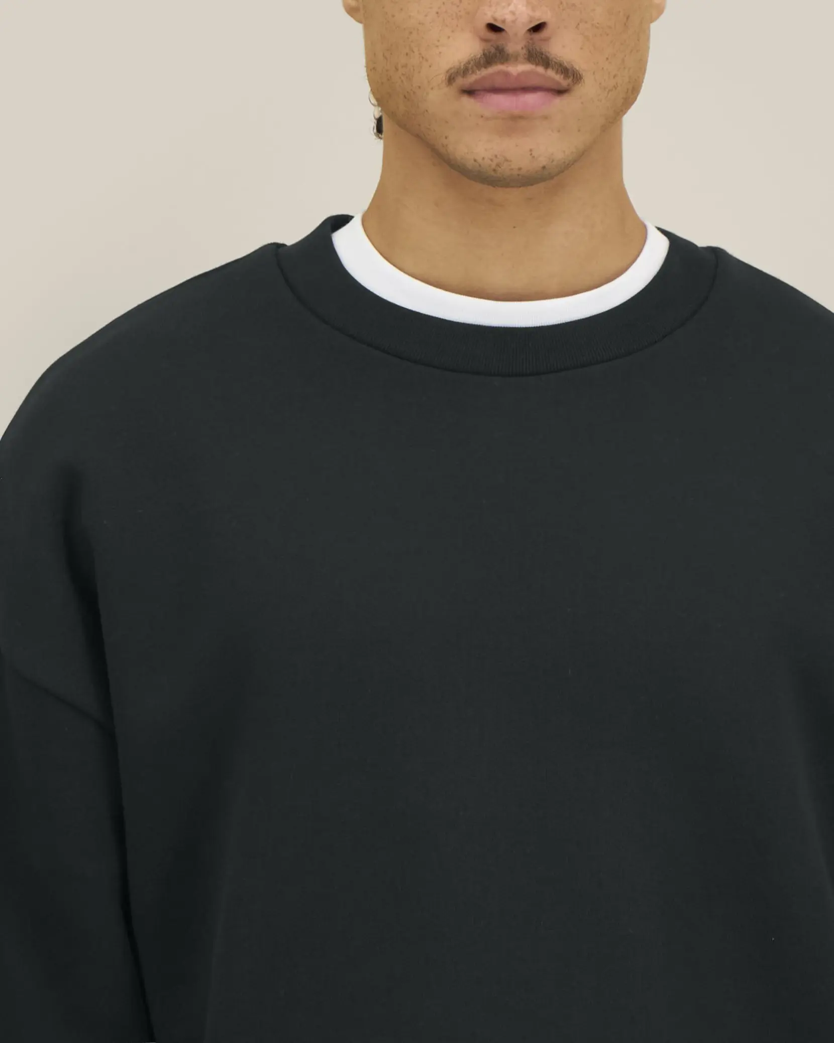 Bild på Former The unisex heavyweight crewneck sweatshirt Bild på Former The unisex heavyweight crewneck sweatshirt