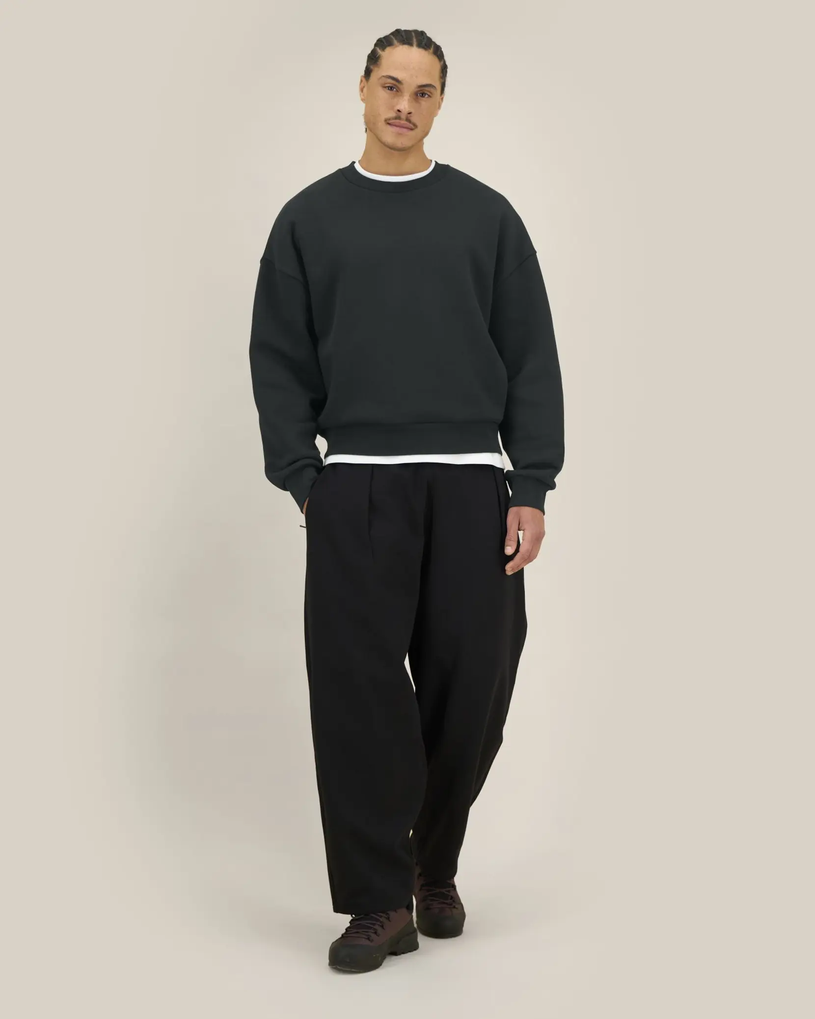 Bild på Former The unisex heavyweight crewneck sweatshirt Bild på Former The unisex heavyweight crewneck sweatshirt