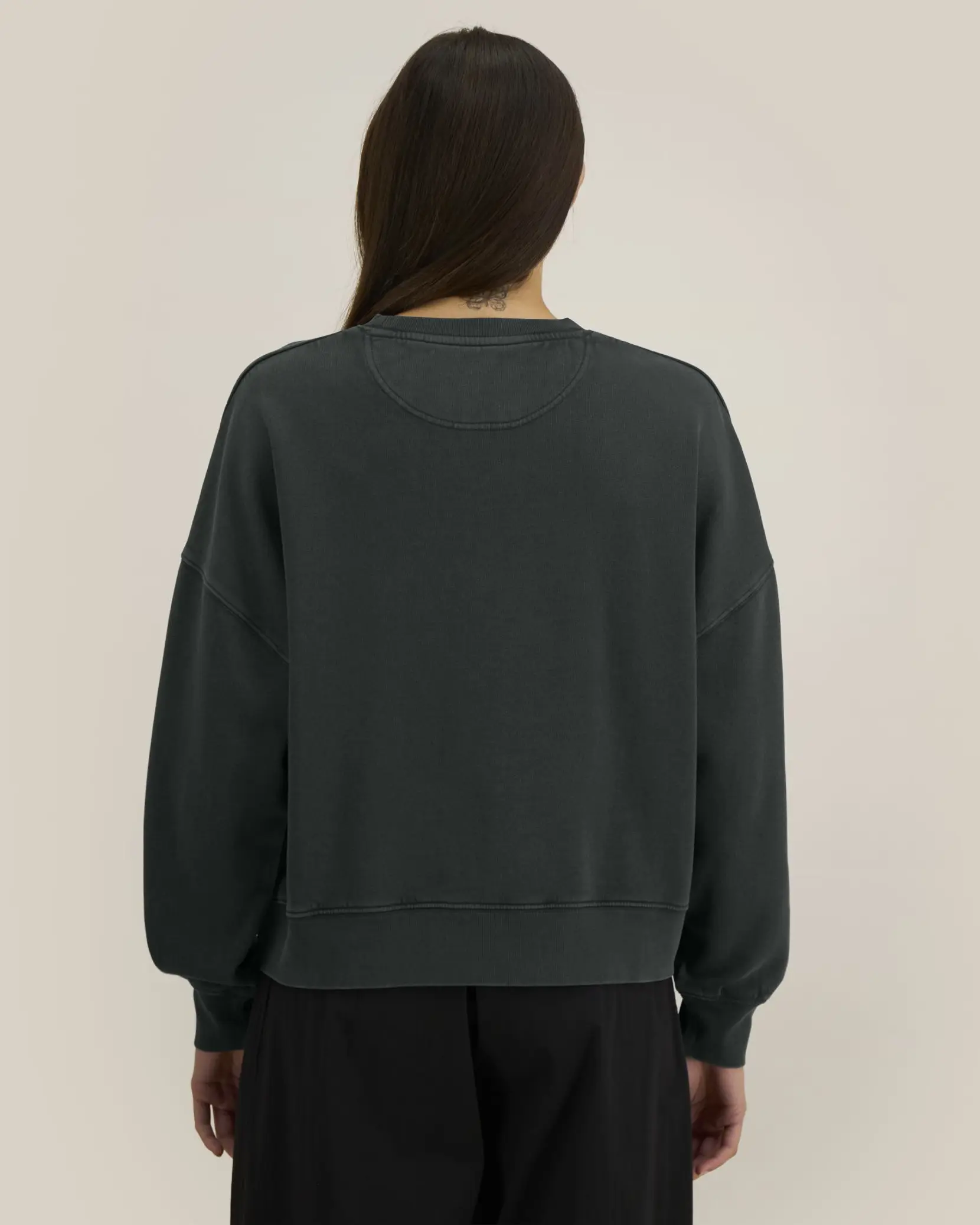 Bild på Stella Alma Vintage The women's garment-dyed crewneck sweatshirt Bild på Stella Alma Vintage The women's garment-dyed crewneck sweatshirt