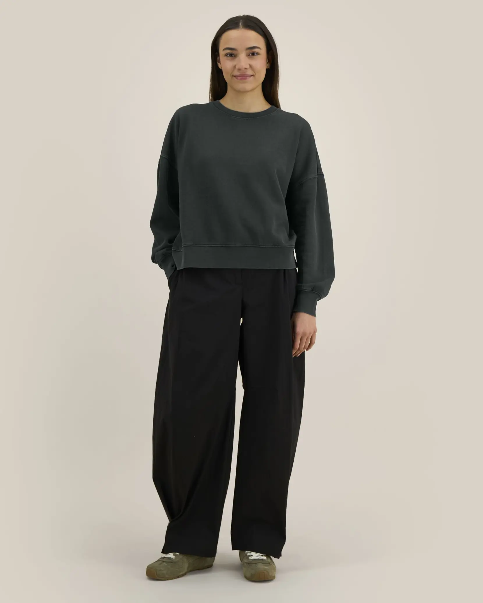 Bild på Stella Alma Vintage The women's garment-dyed crewneck sweatshirt Bild på Stella Alma Vintage The women's garment-dyed crewneck sweatshirt