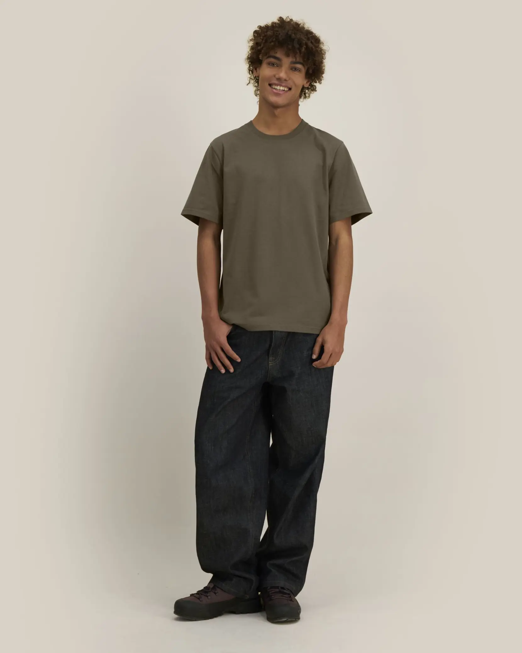 Bild på Reeser The unisex heavyweight t-shirt in recycled cotton Bild på Reeser The unisex heavyweight t-shirt in recycled cotton