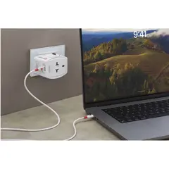 Bild på SKROSS® MUV AC65PD världsadapter med USB-C-kabel 