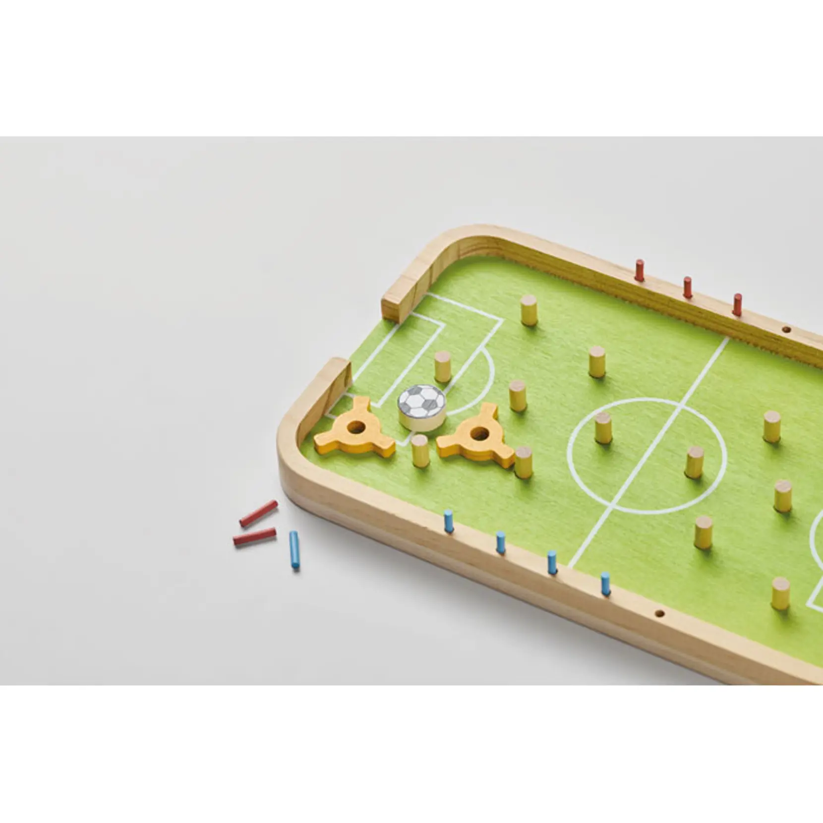 Bild på Fotbollsspel i trä Bild på Fotbollsspel i trä