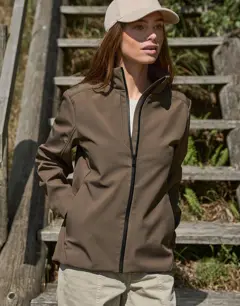 Bild på Women's Performance Softshell