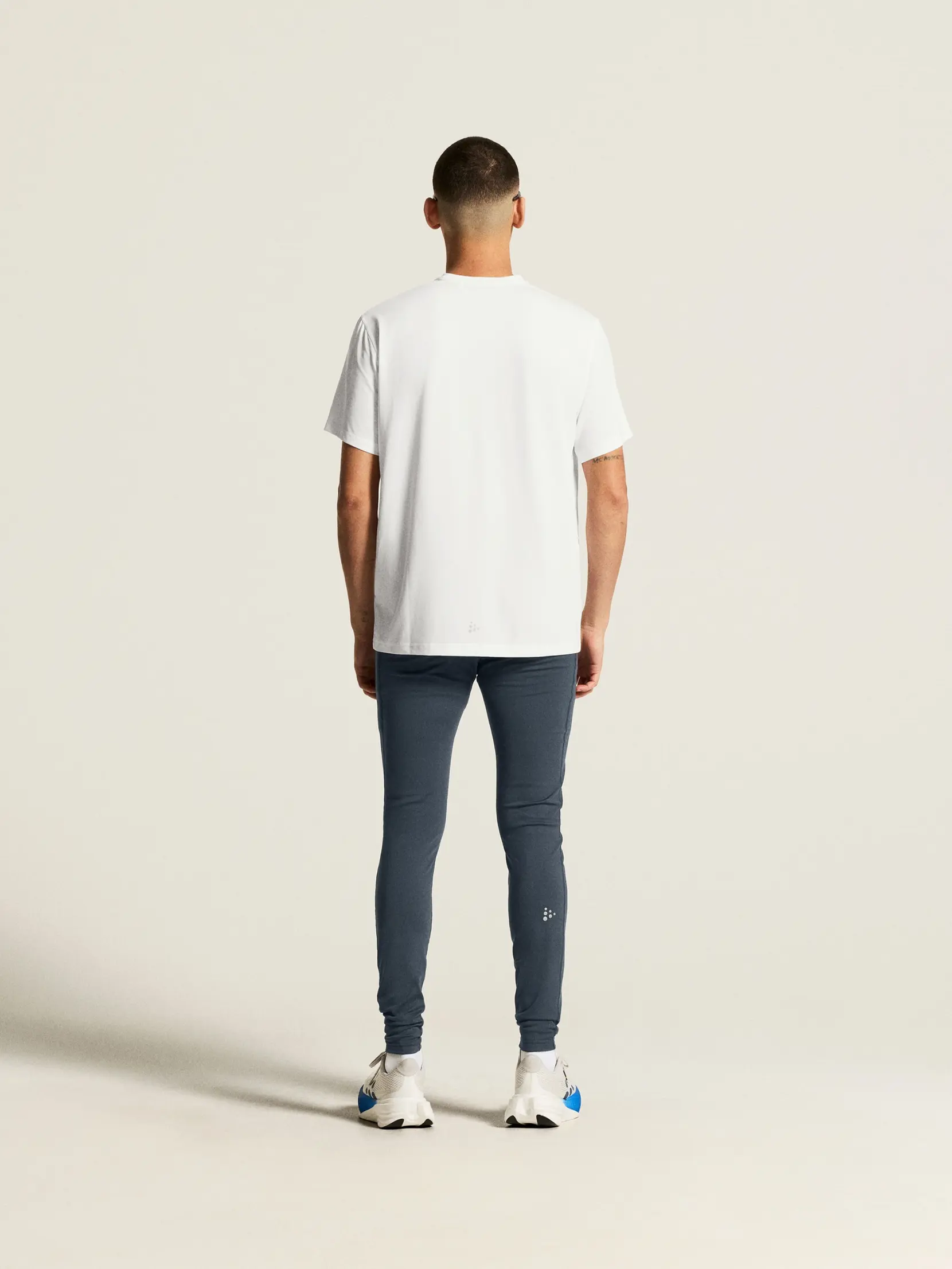 Bild på Essence Logo Tee 2 M Bild på Essence Logo Tee 2 M