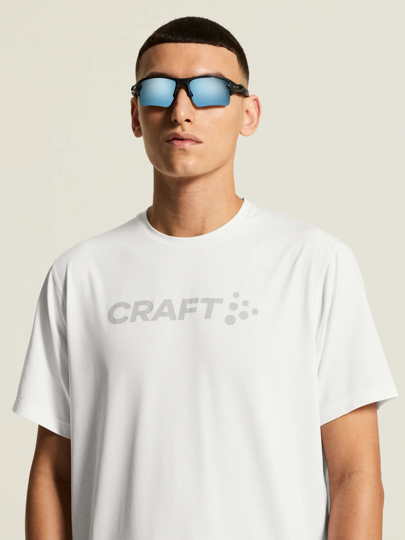 Bild på Essence Logo Tee 2 M Bild på Essence Logo Tee 2 M