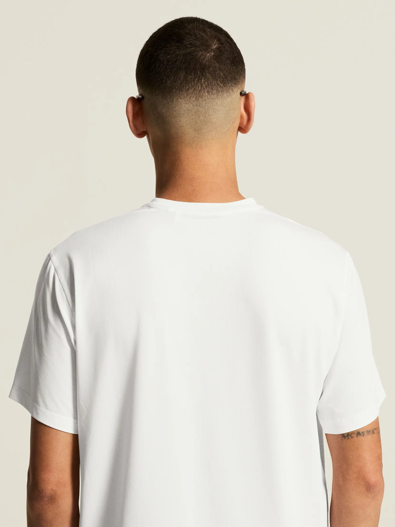 Bild på Essence Logo Tee 2 M Bild på Essence Logo Tee 2 M