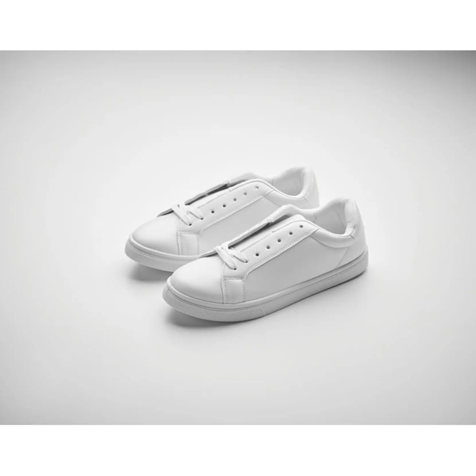 Bild på Sneakers i PU stl 38 Bild på Sneakers i PU stl 38
