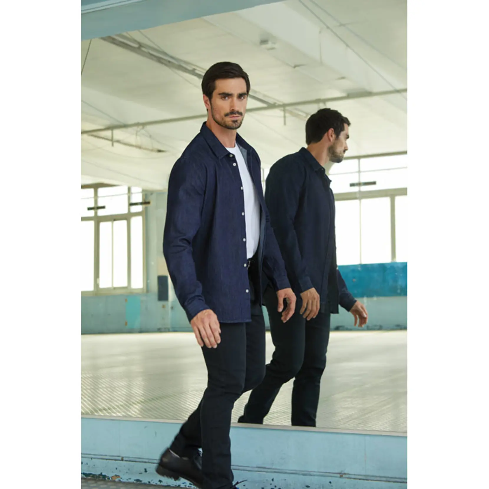 Bild på BENNETT MEN DENIM SHIRT Bild på BENNETT MEN DENIM SHIRT