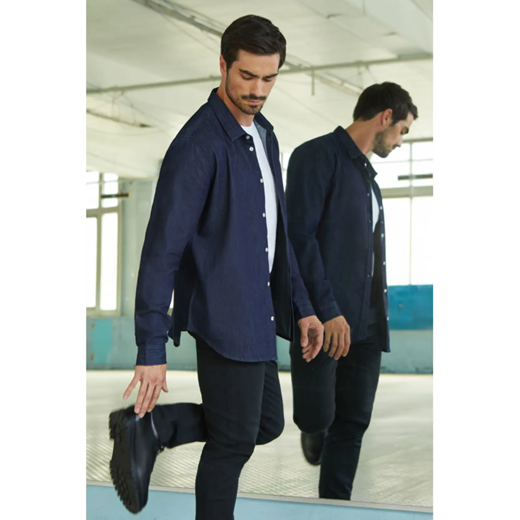 Bild på BENNETT MEN DENIM SHIRT Bild på BENNETT MEN DENIM SHIRT