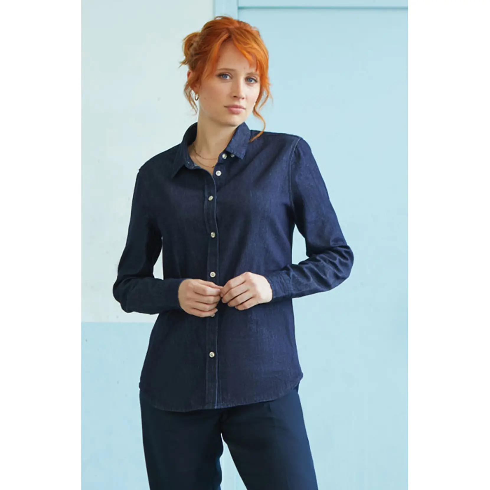 Bild på BENNETT WOMEN DENIM SHIRT Bild på BENNETT WOMEN DENIM SHIRT