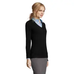 Bild på GLORY DAM V-NECK SWEATER
