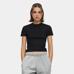 Bild på LILIA WOMEN CROPPED T-SHIRT