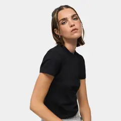 Bild på LILIA WOMEN CROPPED T-SHIRT